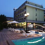 扎拉酒店 3*