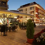 扎拉酒店 3*