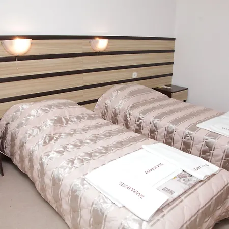 Zaara מלון סאני ביץ'